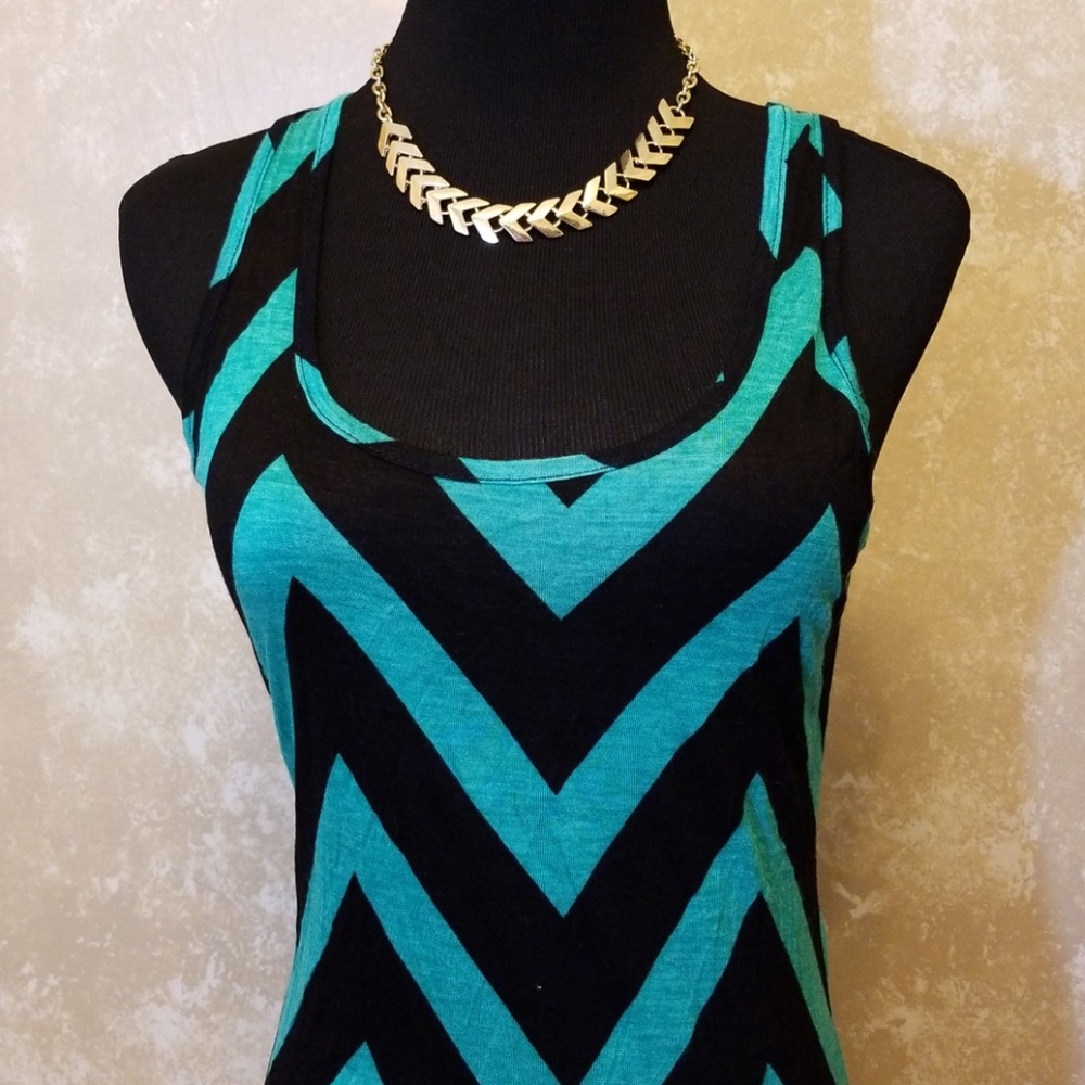 Chevron high low dress size M♡